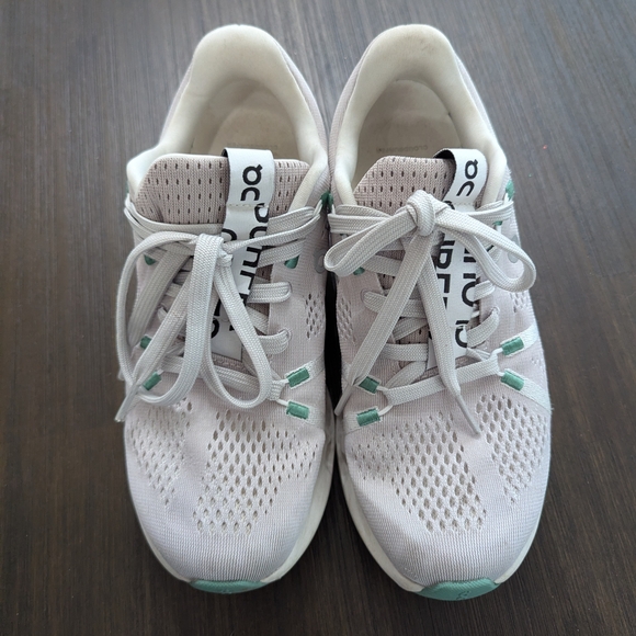 On Running Women's White and Green Running Shoes - Picture 6 of 11